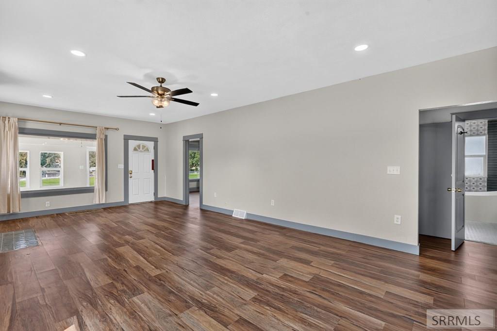1004 N Grant Avenue Property Photo 11