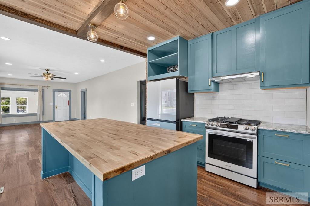1004 N Grant Avenue Property Photo 14
