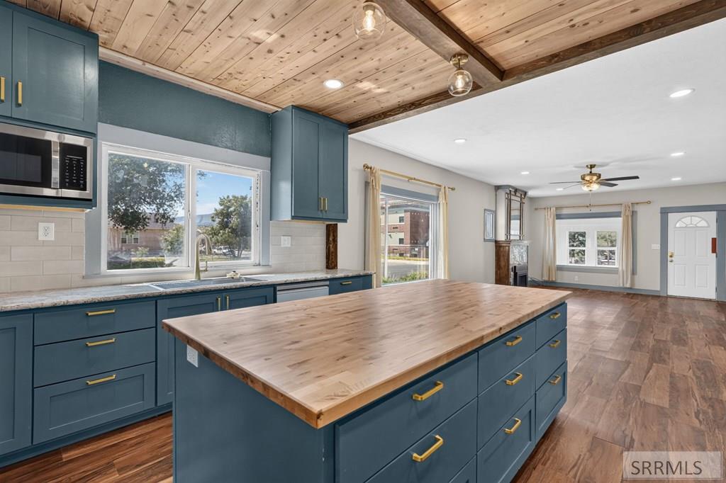 1004 N Grant Avenue Property Photo 16