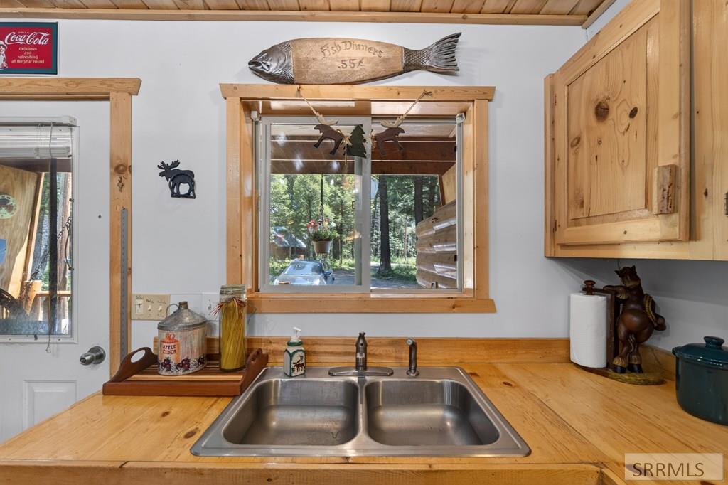 4175 Juniper Drive Property Photo 6
