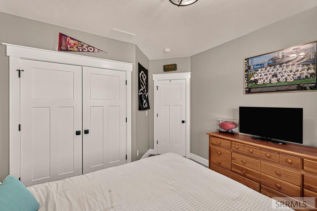 3237 S Chartwell Gardens Property Photo 45
