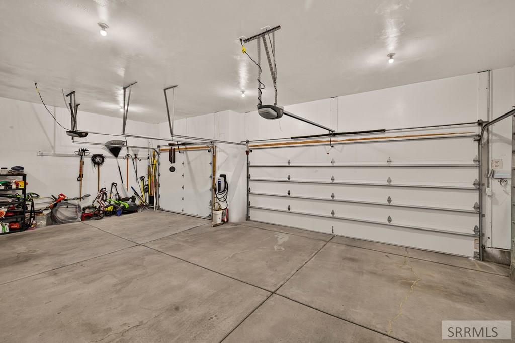 3237 S Chartwell Gardens Property Photo 49