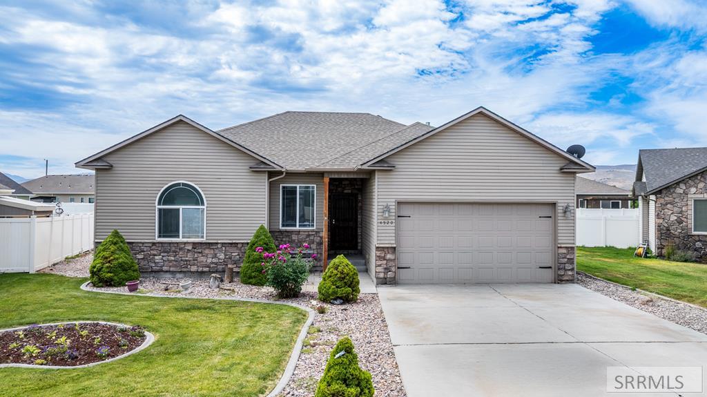 4520 Hershey Loop Property Photo 1