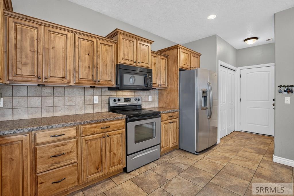 4520 Hershey Loop Property Photo 13