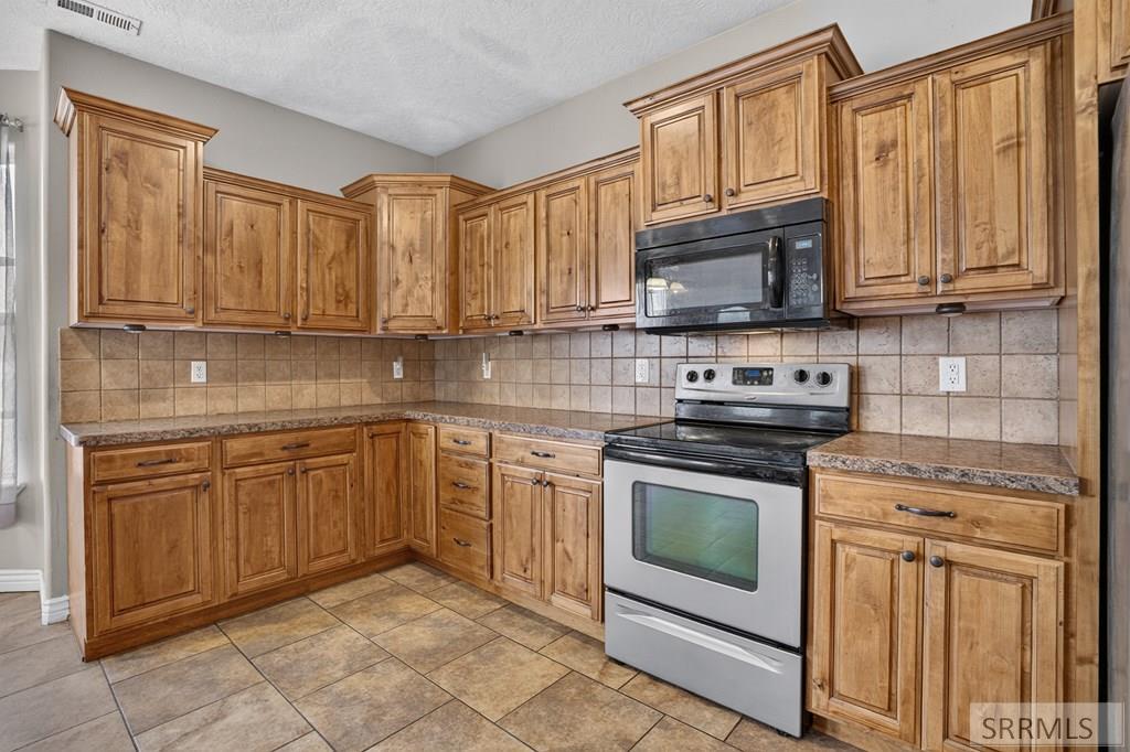 4520 Hershey Loop Property Photo 14