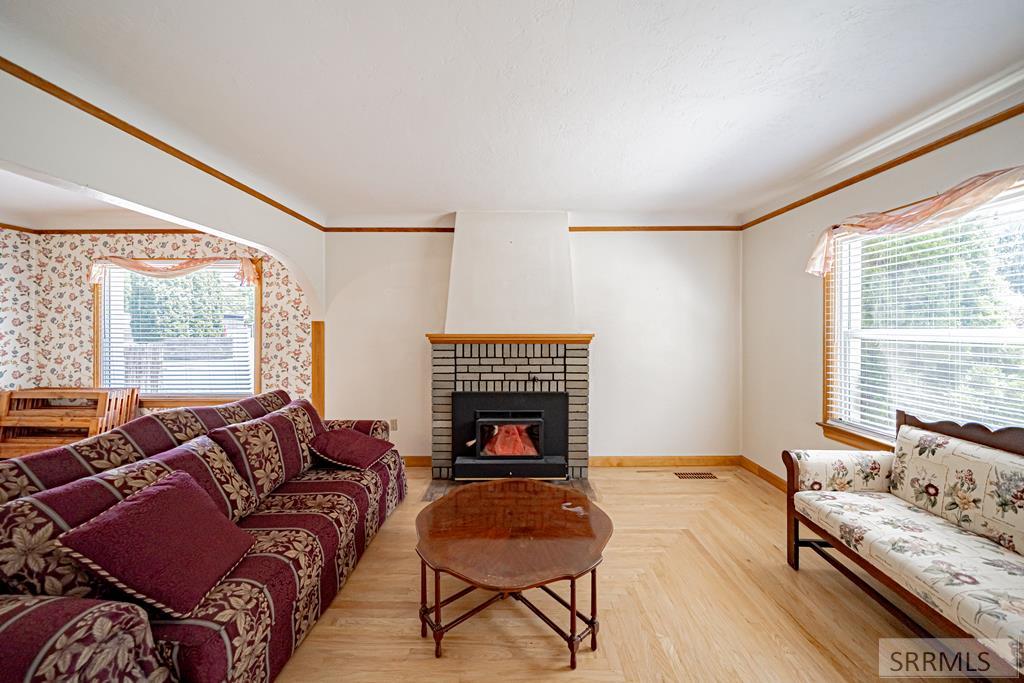 395 12th Street Property Photo 5