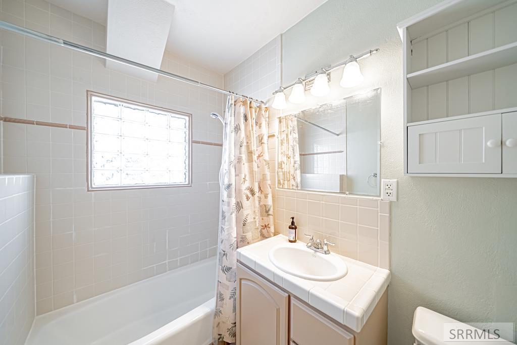 395 12th Street Property Photo 14