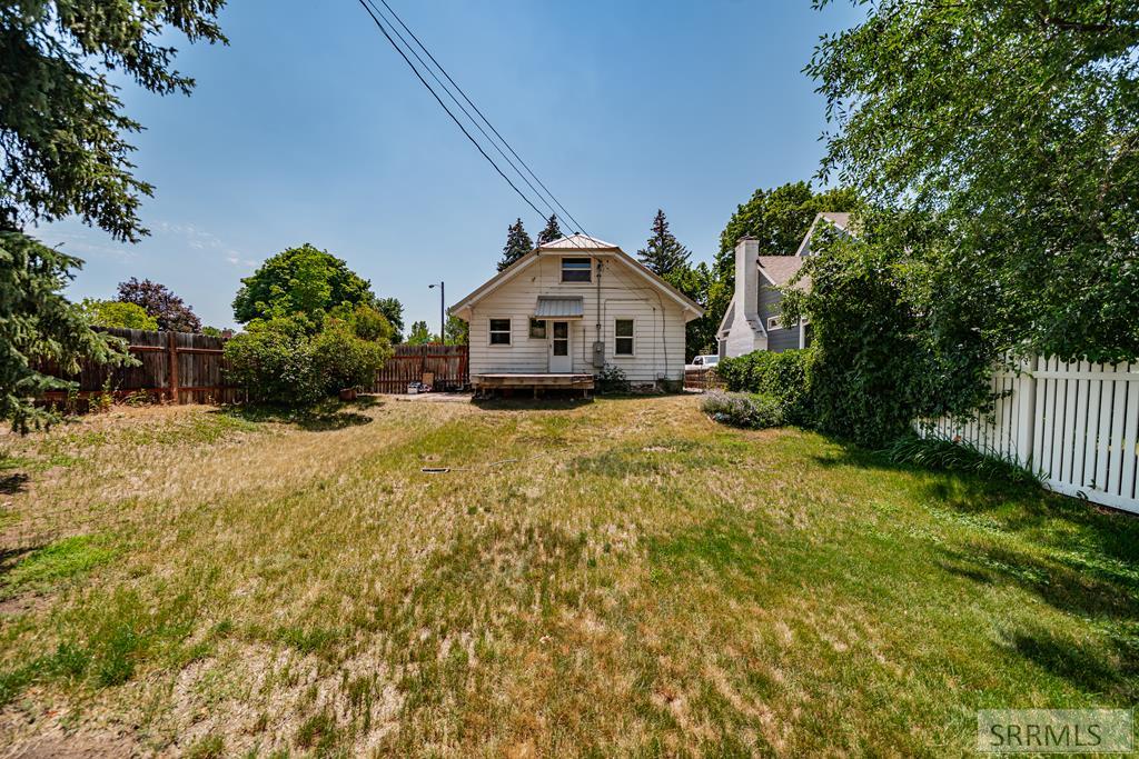 395 12th Street Property Photo 28