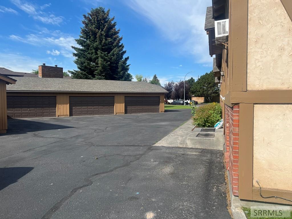601 John Adams Court Property Photo 11