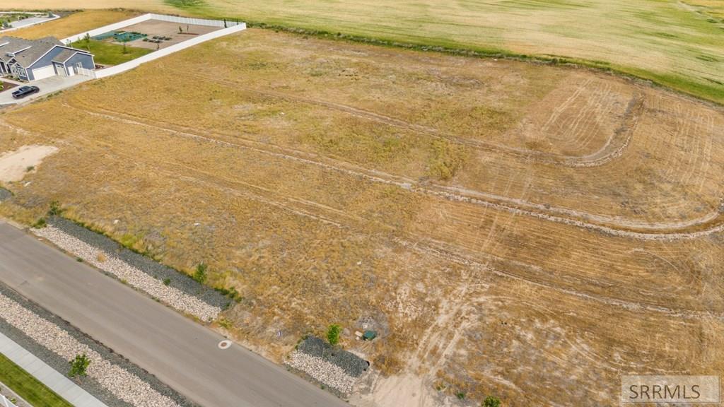 5601 Malheur River St Property Photo 4
