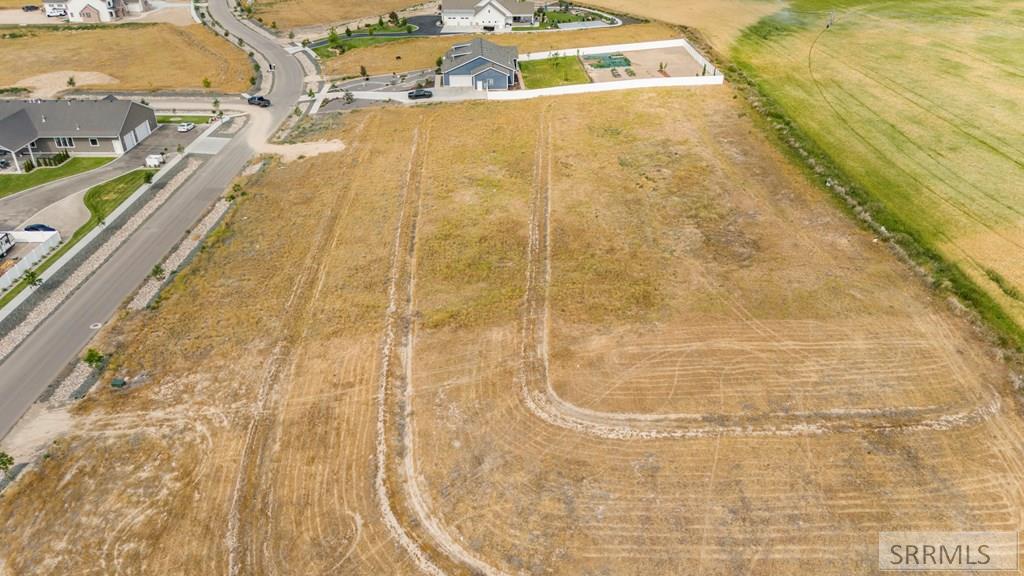 5601 Malheur River St Property Photo 5