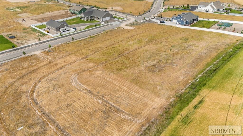 5601 Malheur River St Property Photo 6
