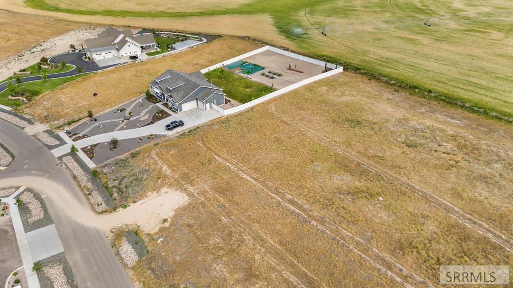 5561 Malheur River St Property Photo 3