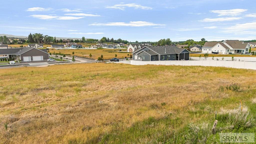 5561 Malheur River St Property Photo 9