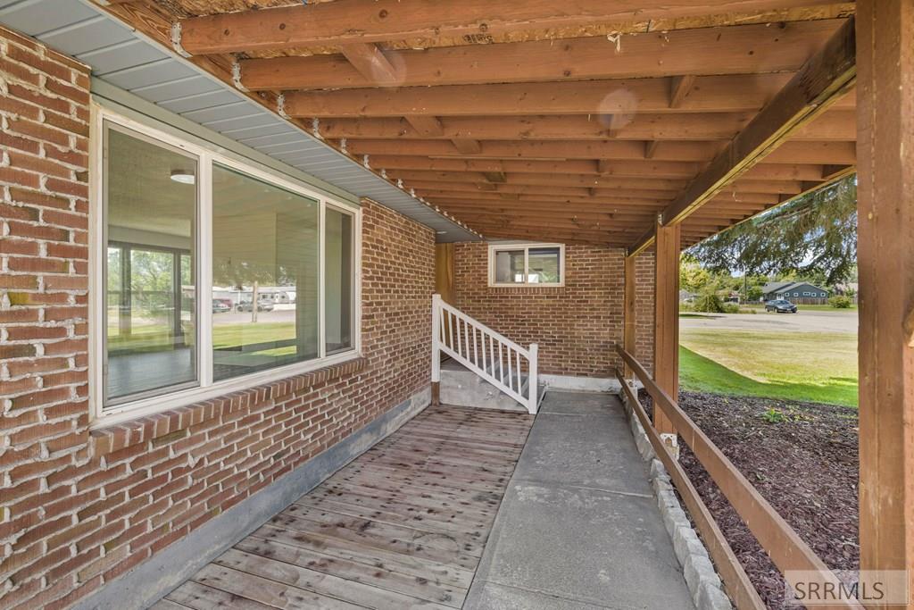 5444 E Rockwood Avenue Property Photo 4