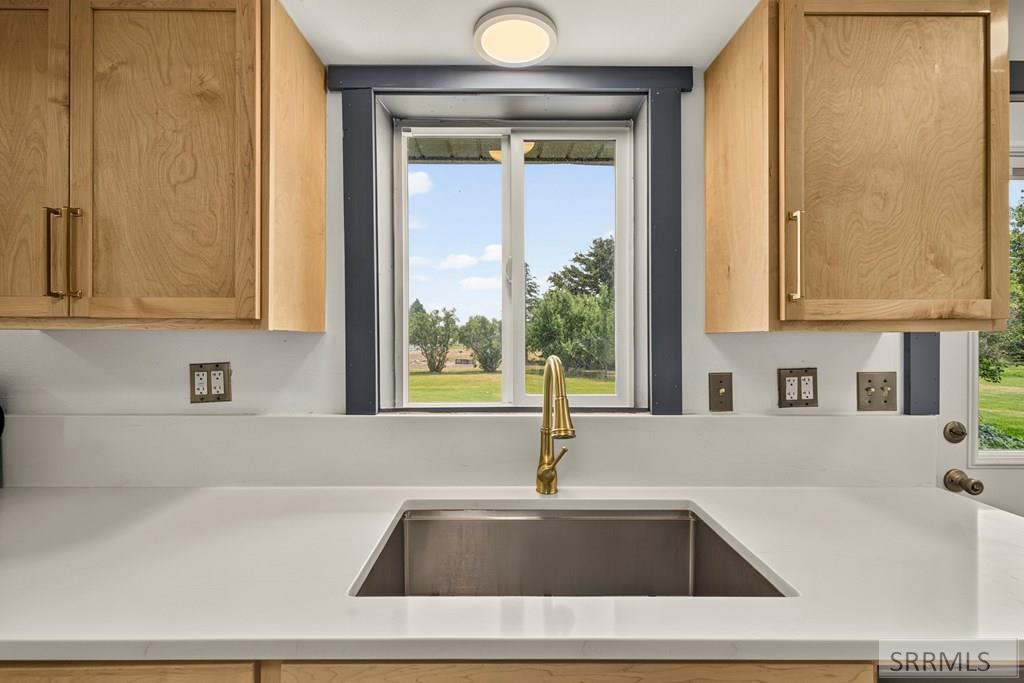 5444 E Rockwood Avenue Property Photo 18