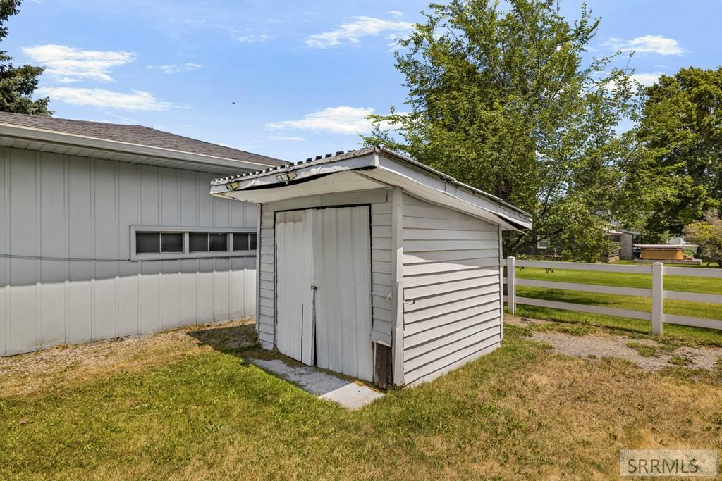 5444 E Rockwood Avenue Property Photo 46