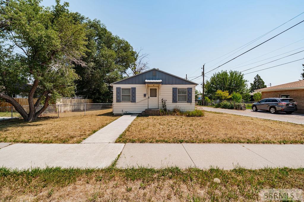 1849 S Higbee Avenue Property Photo 1