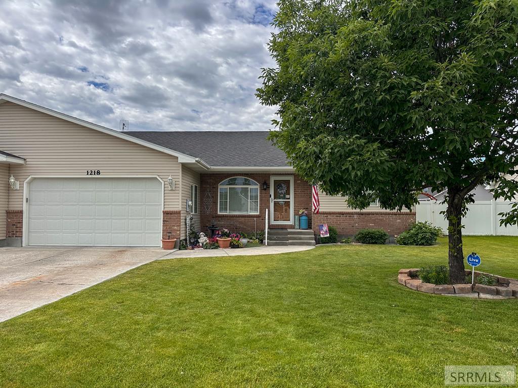 1218 Ashland Drive Property Photo 1