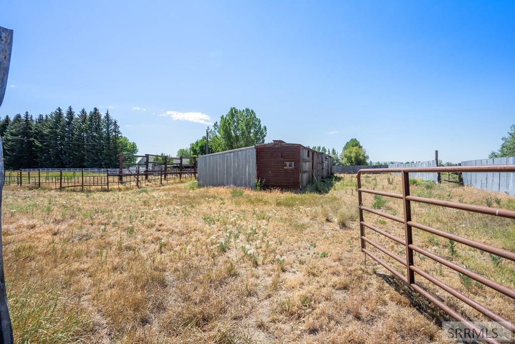 167 N 4200 E Property Photo 37