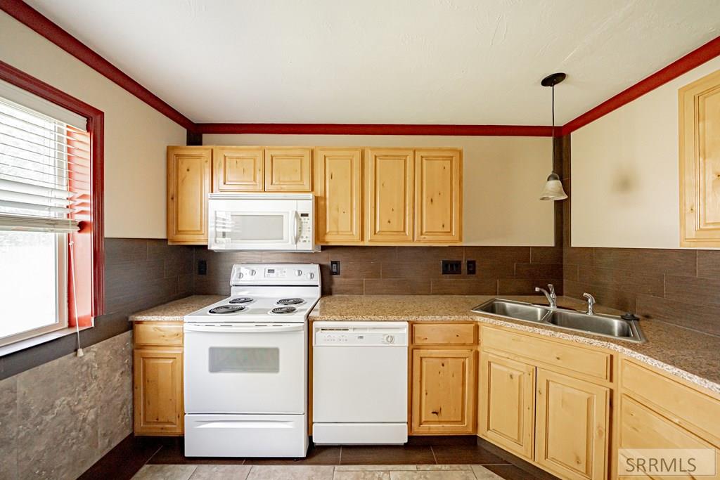 408 Energy Drive # 3 Property Photo 12