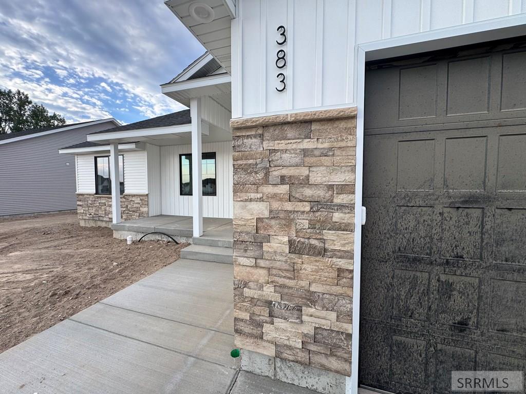 383 Wind River Drive Property Photo 2