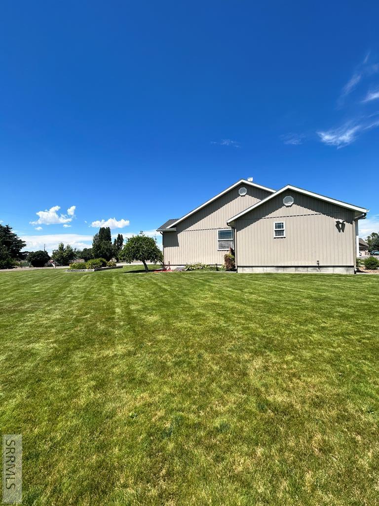 98 N 3250 E Property Photo 6
