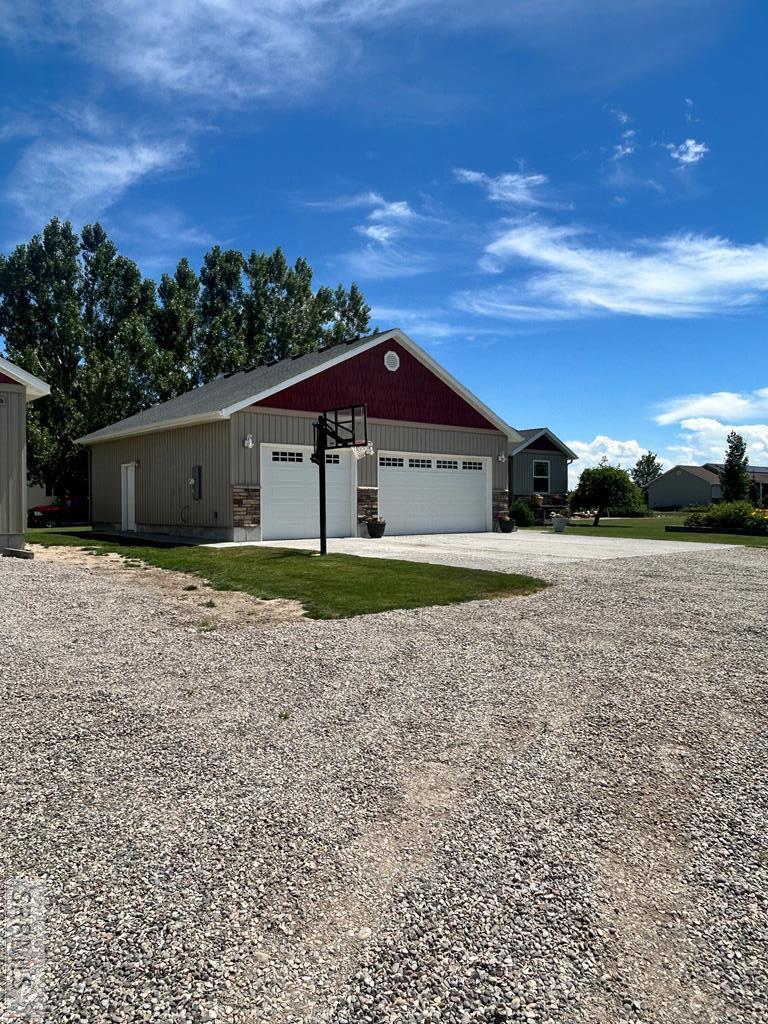 98 N 3250 E Property Photo 7