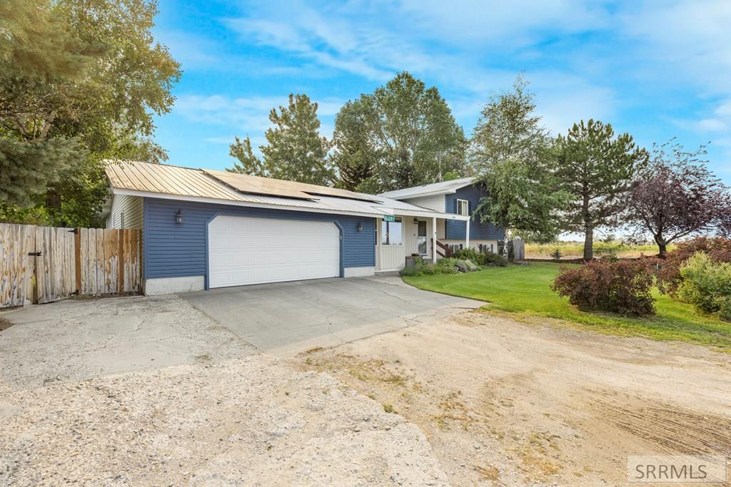 202 Fort Henry Loop Property Photo 3