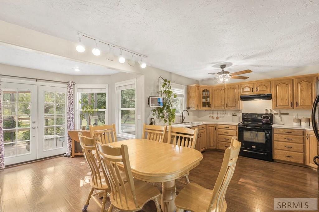 202 Fort Henry Loop Property Photo 14