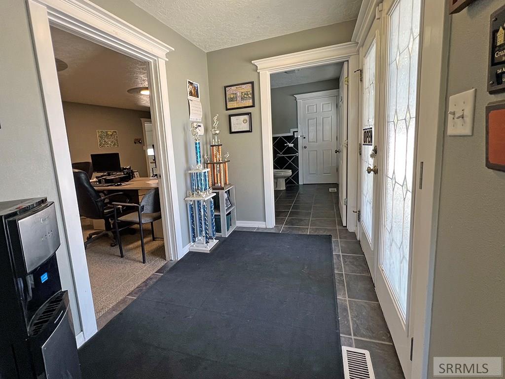 15 W Walker Street Property Photo 7