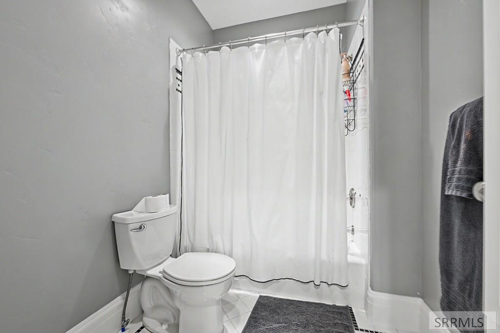 2638 Legends Circle Property Photo 37