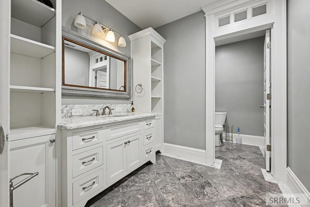 2638 Legends Circle Property Photo 45