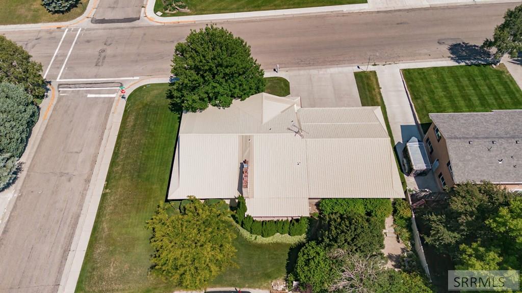 310 S 4th E Property Photo 4