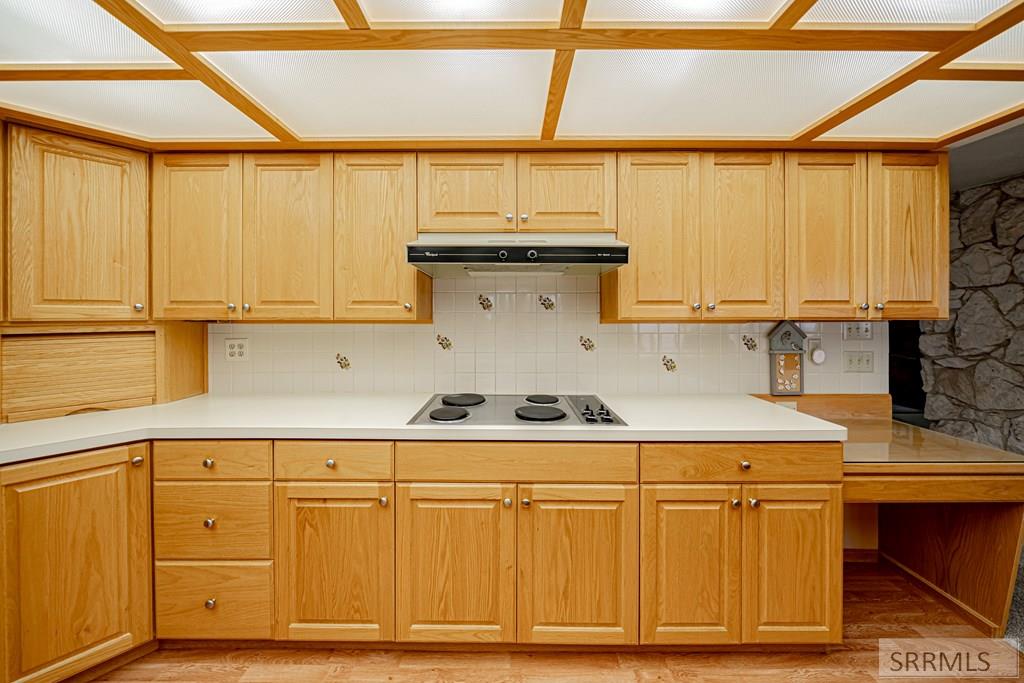 310 S 4th E Property Photo 18
