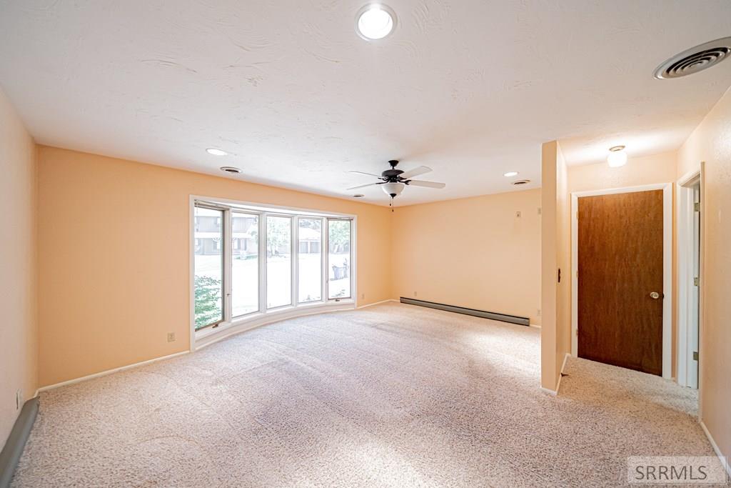 310 S 4th E Property Photo 25