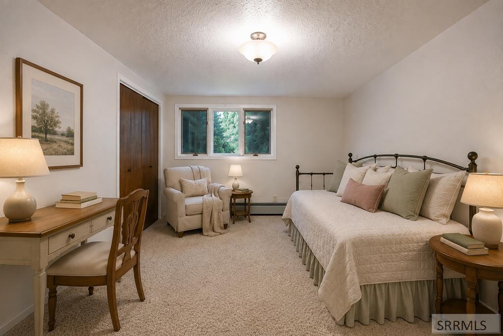 310 S 4th E Property Photo 44