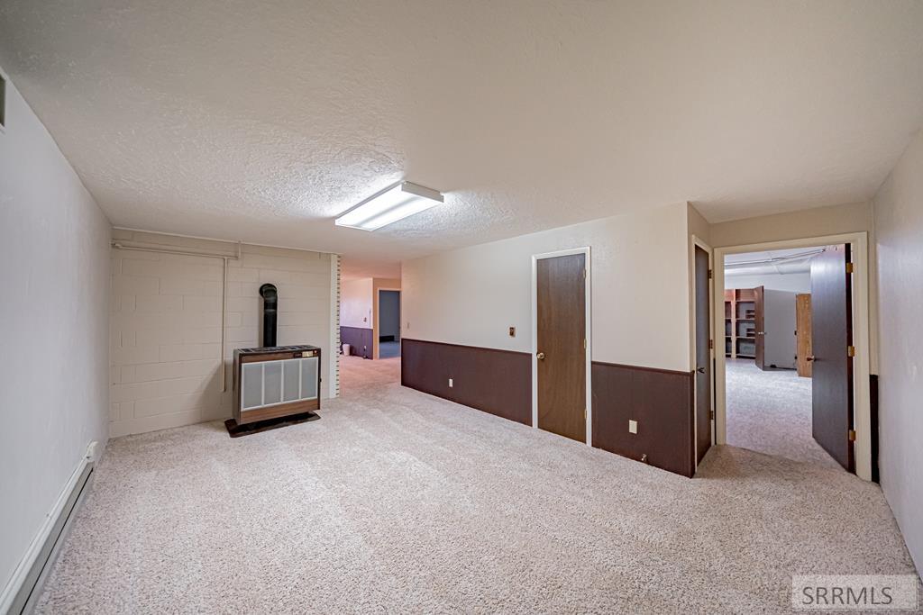 310 S 4th E Property Photo 48