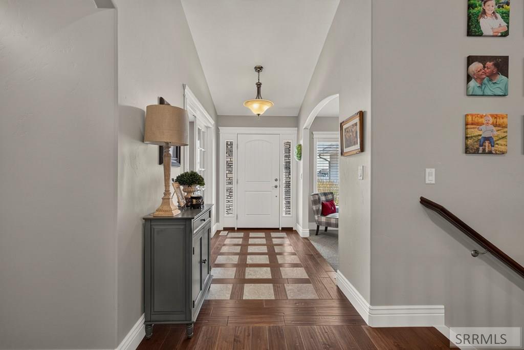 916 Oak Hill Way Property Photo 8