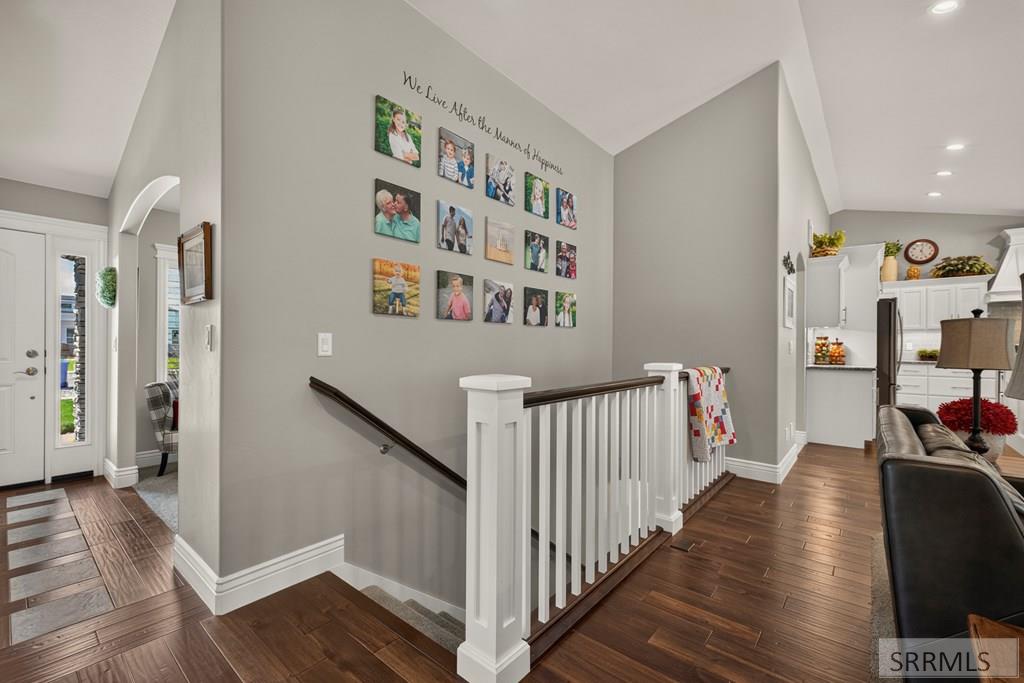 916 Oak Hill Way Property Photo 9