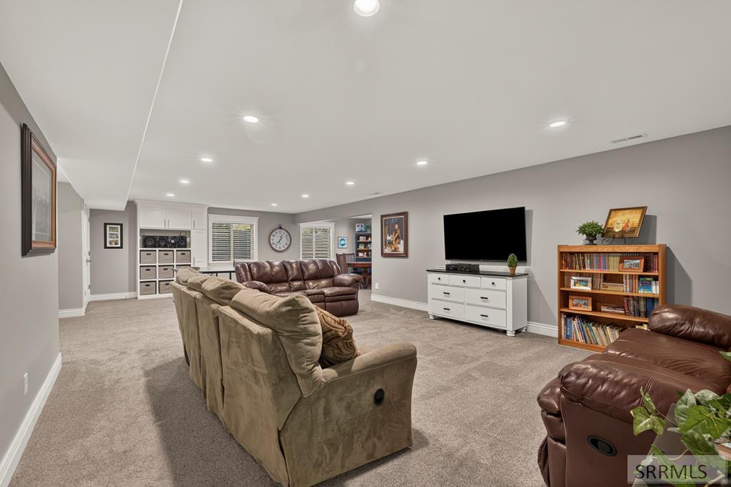 916 Oak Hill Way Property Photo 46
