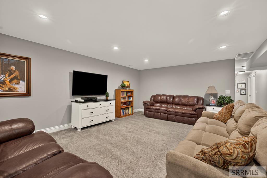 916 Oak Hill Way Property Photo 48