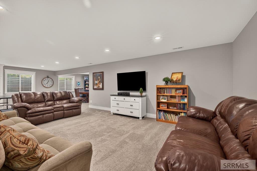 916 Oak Hill Way Property Photo 49