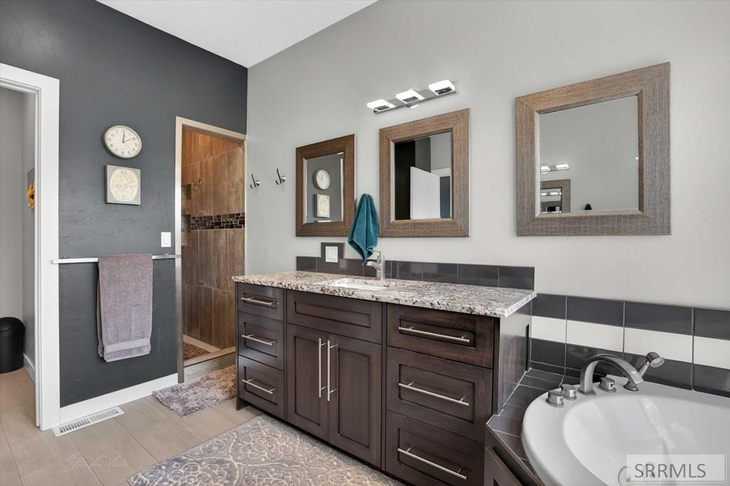 1636 Surprise Valley Road Property Photo 31