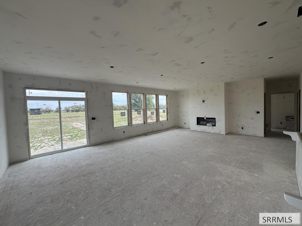 3771 E 369 N Property Photo 3