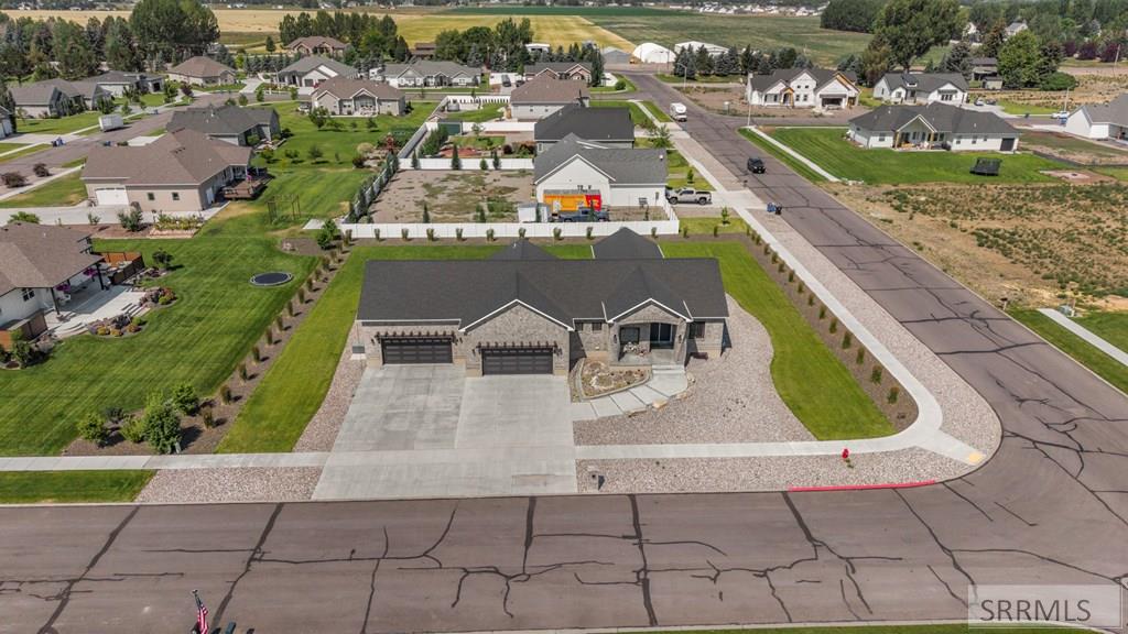 1078 Greenside Loop Property Photo 40