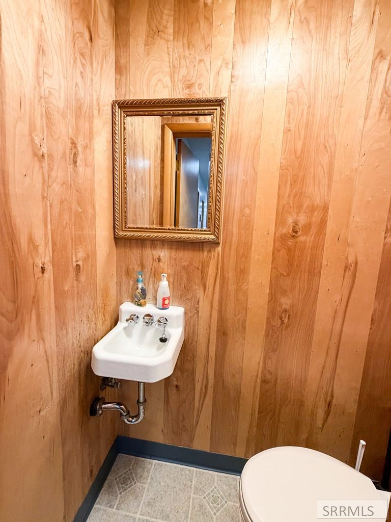 890 Oxford Drive Property Photo 23