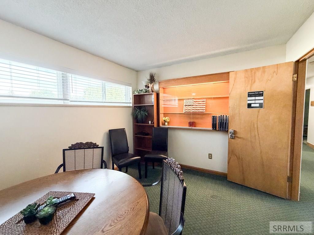 890 Oxford Drive Property Photo 28