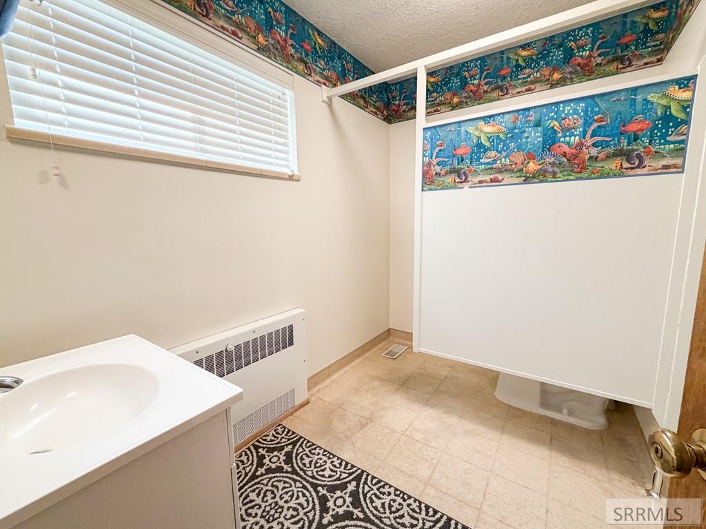 890 Oxford Drive Property Photo 33