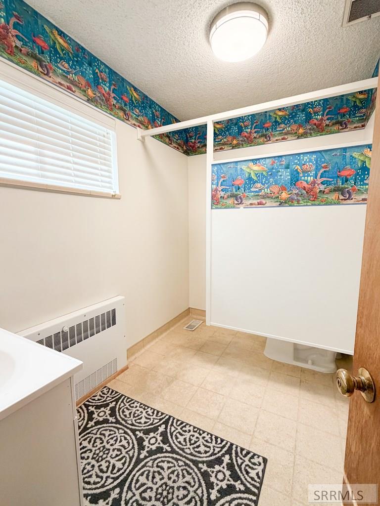 890 Oxford Drive Property Photo 34
